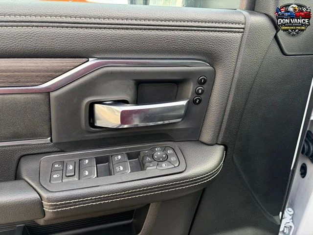 2026 RAM 3500 Laramie - Photo 10