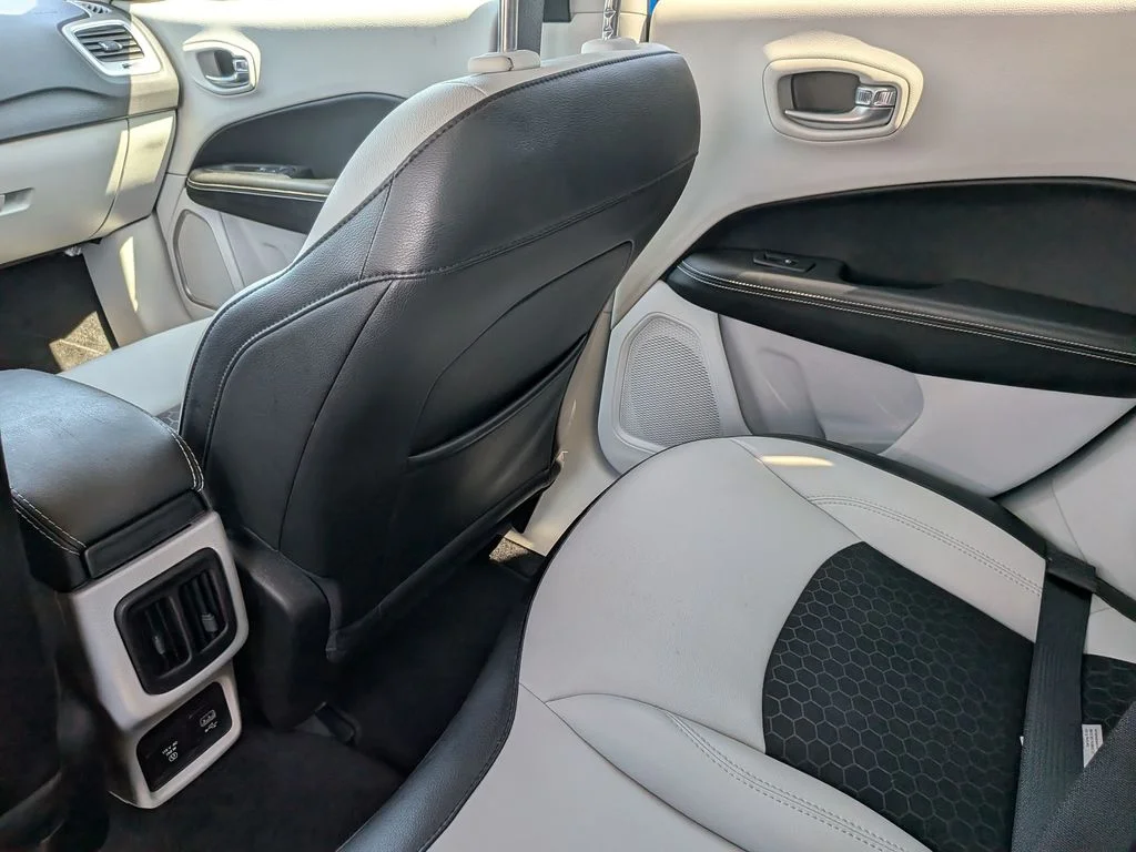 Used 2019 Blue Jeep Latitude image 36