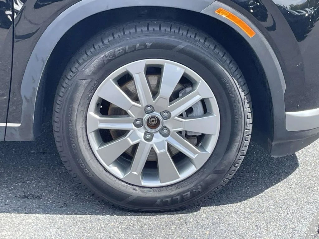 Certified Used 2025 Black Hyundai SEL image 10