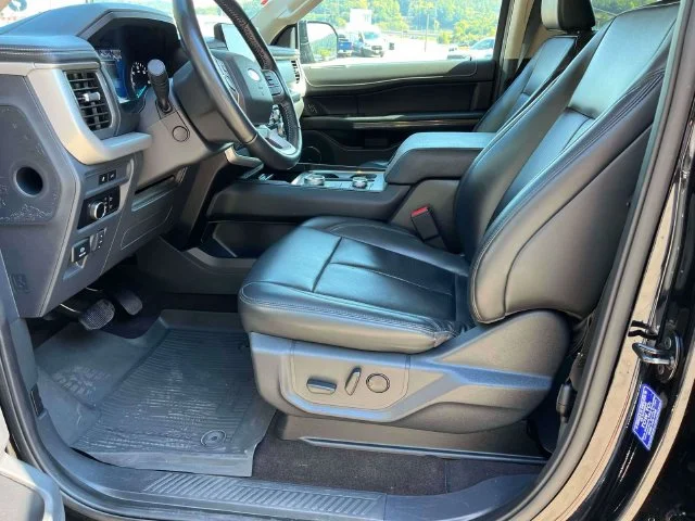 Used 2023 Black Metallic Ford XLT image 30