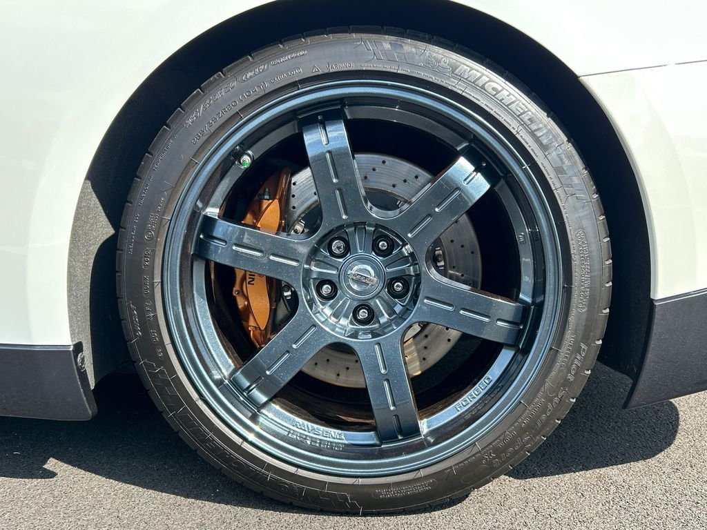 Used 2015 White Nissan Black Edition image 26