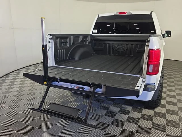 Used 2020 Oxford White Ford Lariat image 14