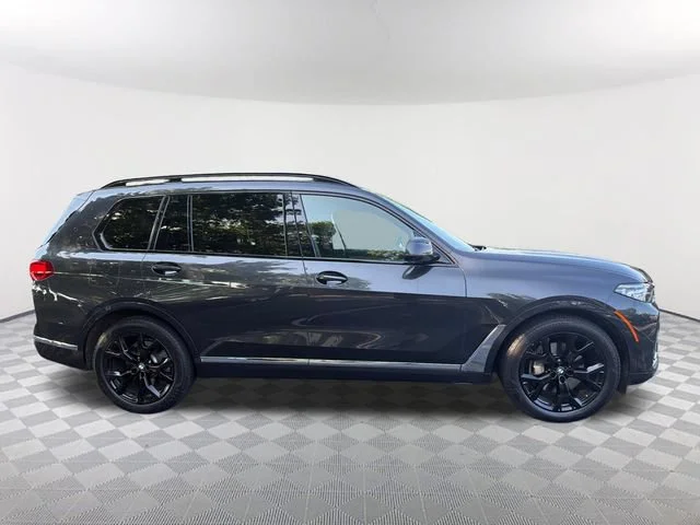 Used 2021 Gray BMW xDrive40i image 4