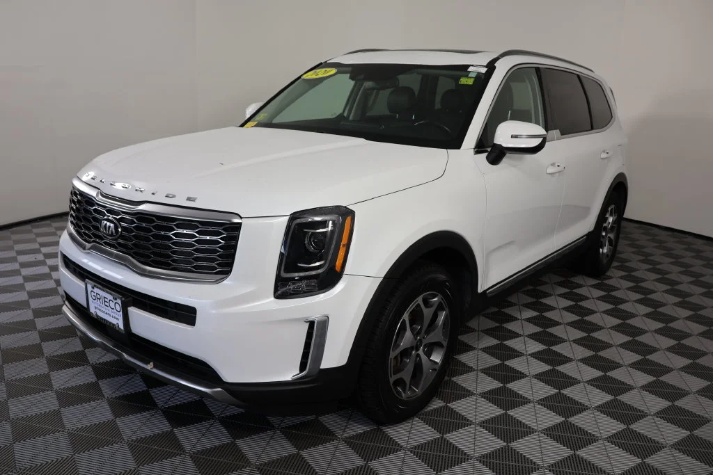Used 2020 Snow White Pearl Kia EX image 4