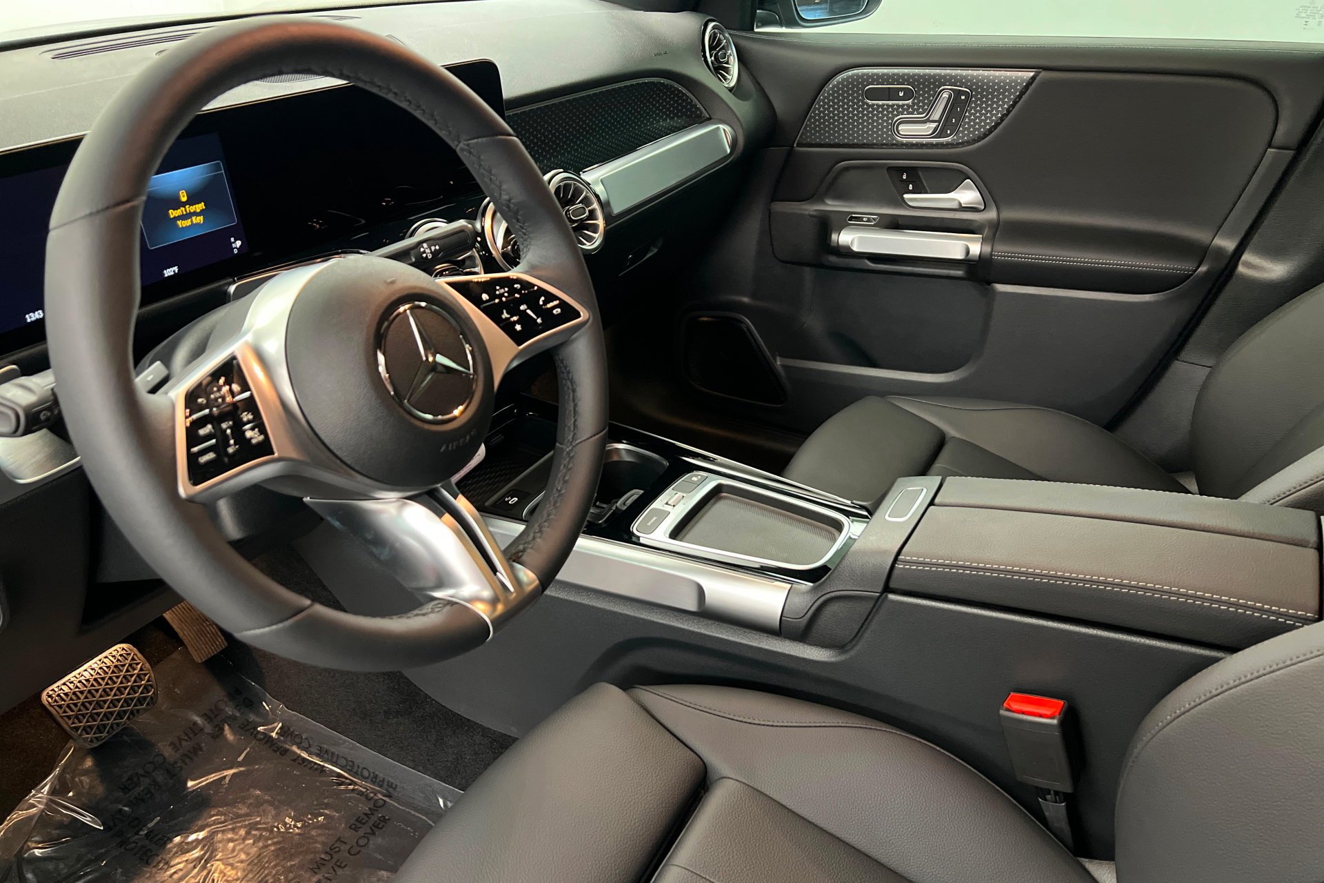 New 2026 Night Black Mercedes-Benz GLB 250 image 16