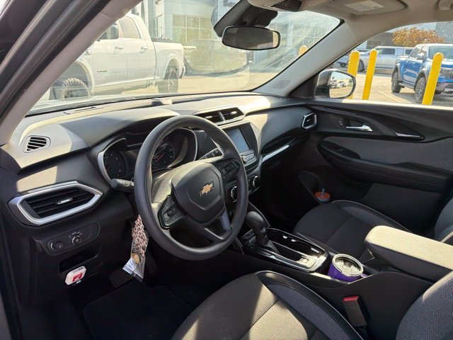 Used 2023 Gray Chevrolet LS image 5
