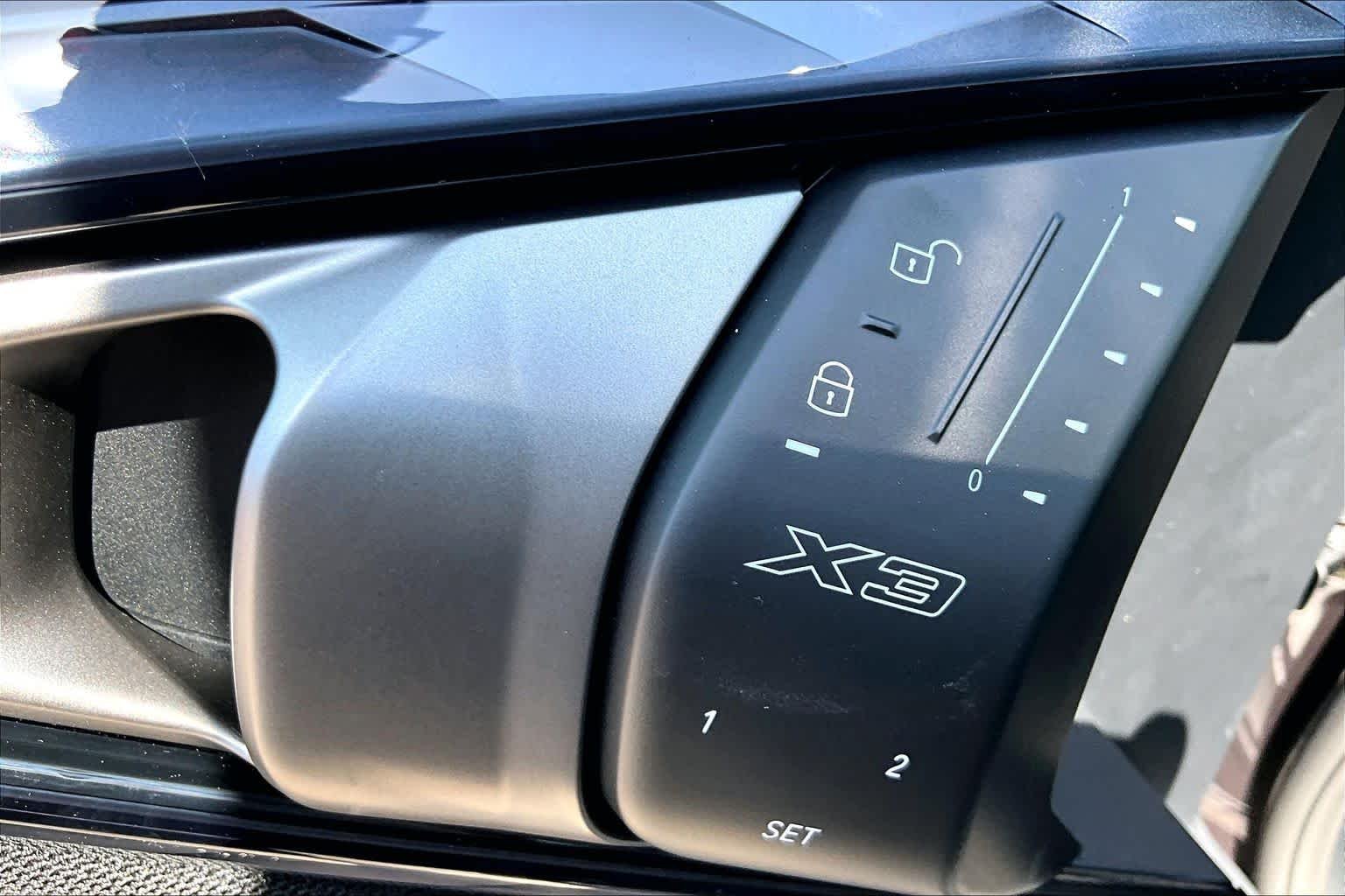 New 2026 Dark Graphite Metallic BMW 30 xDrive image 18