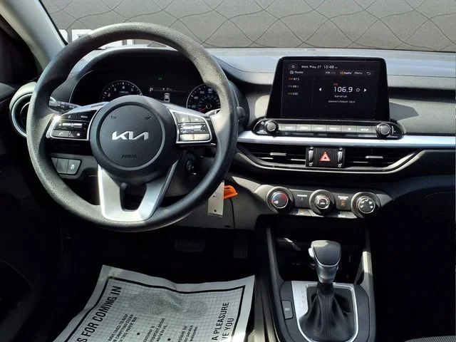 Used 2023 Red Kia LXS image 13