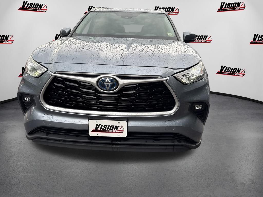 Used 2022 Brown Toyota XLE image 2