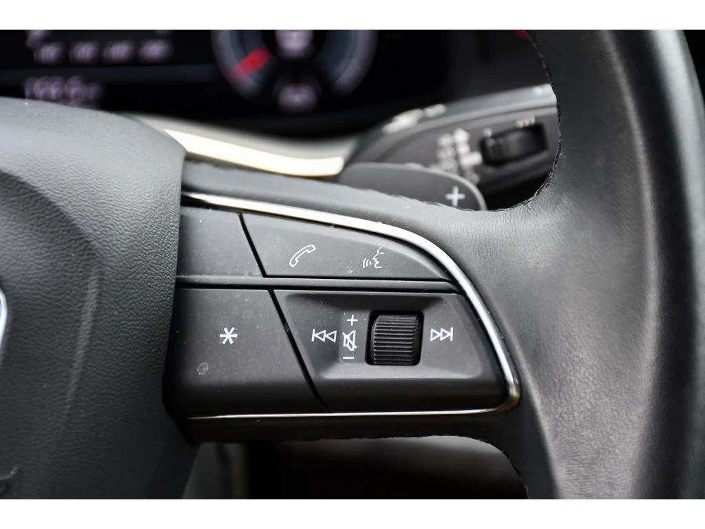 Used 2023 Carrara White Audi Premium image 34