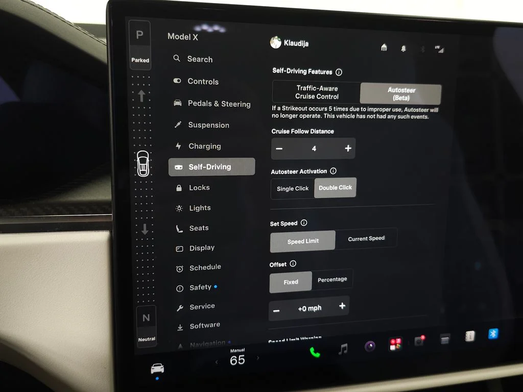Used 2023  Tesla Plaid image 25
