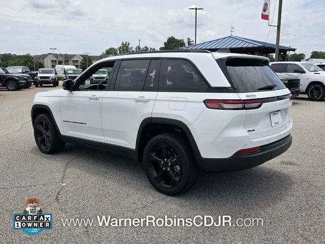Used 2023 White Jeep Altitude X image 10