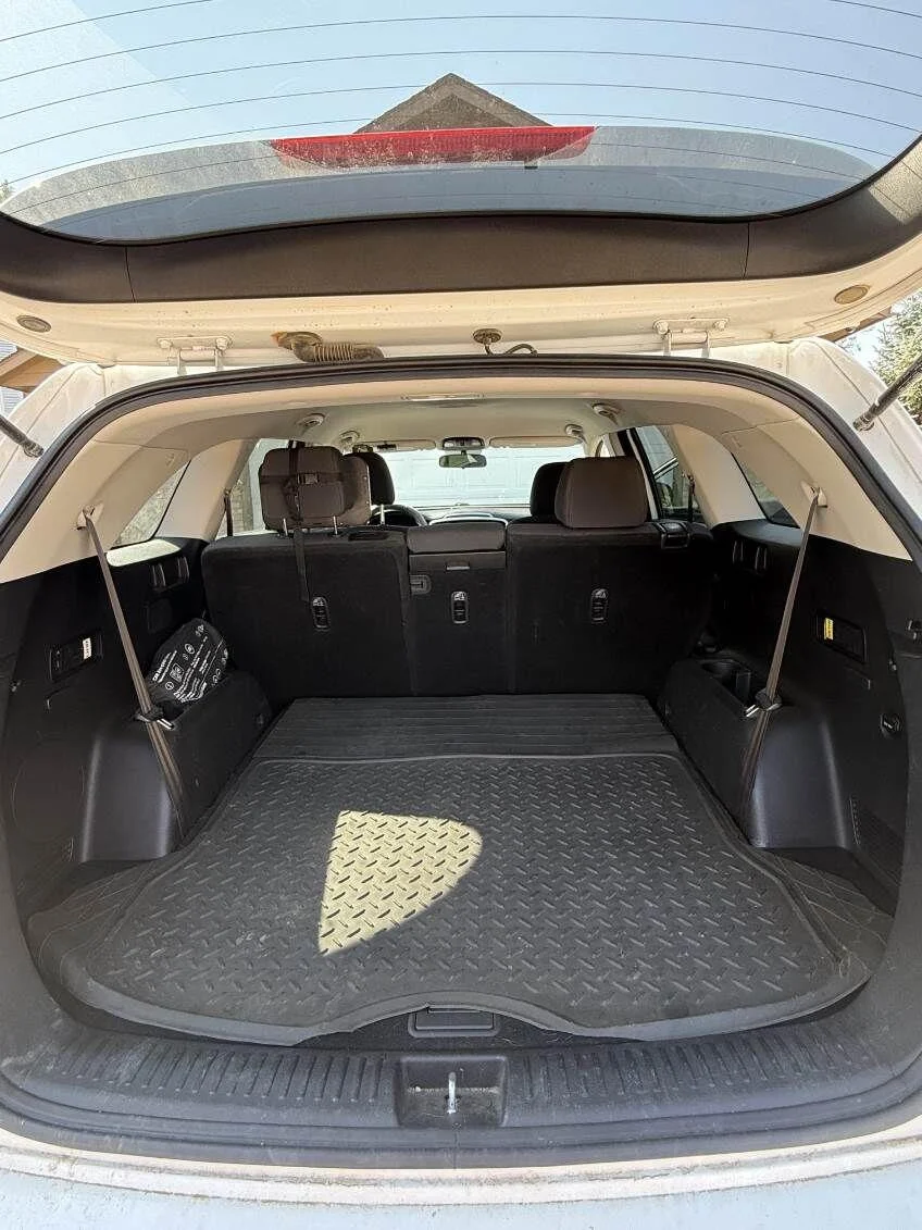Used 2019 White Kia LX image 9