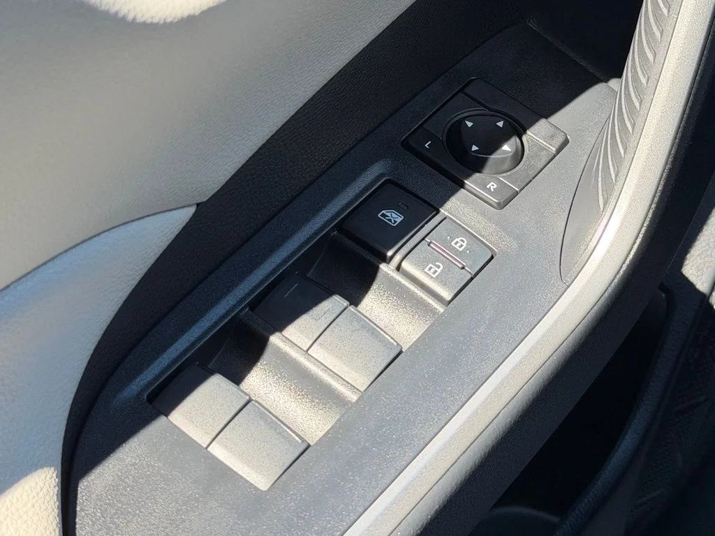 Used 2019 Gray Toyota XLE image 22