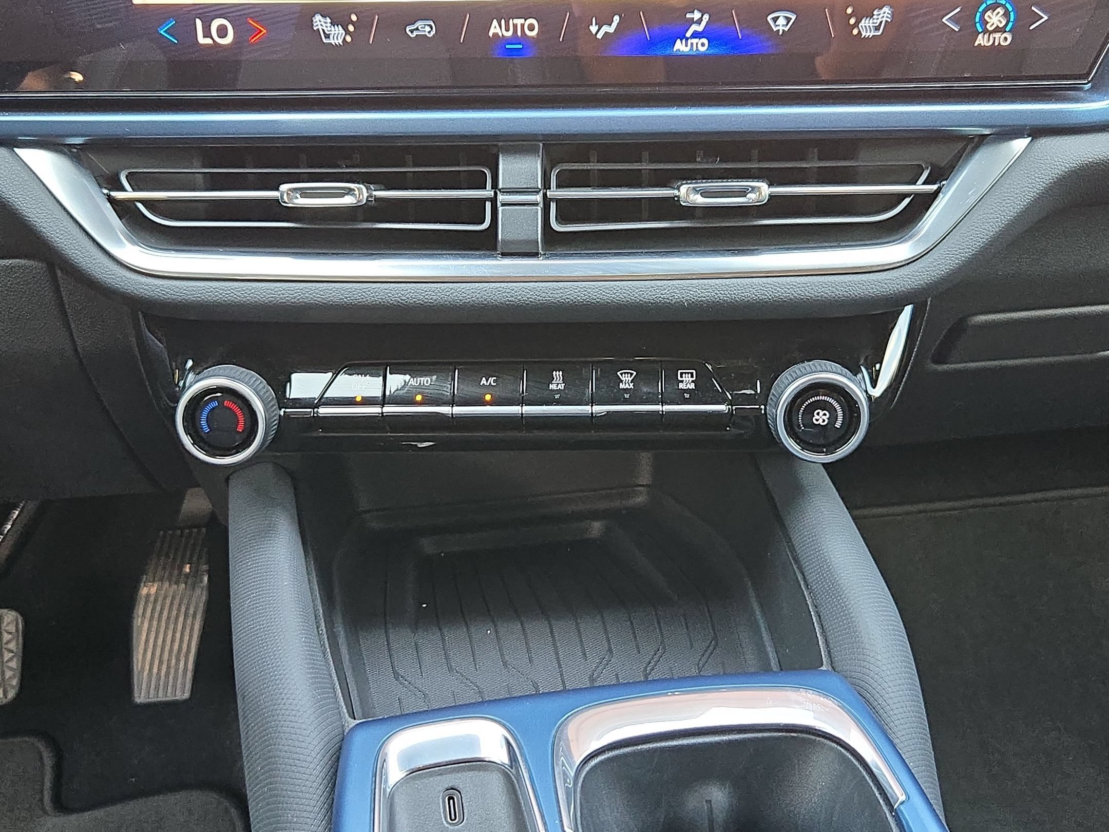 Used 2024 Black Chevrolet LT image 18