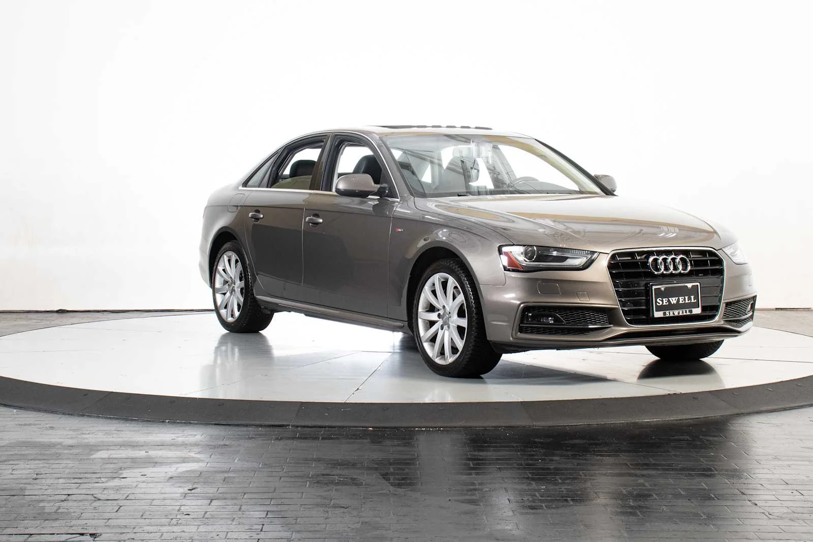 Used 2014 Monsoon Gray Metallic Audi Premium image 8