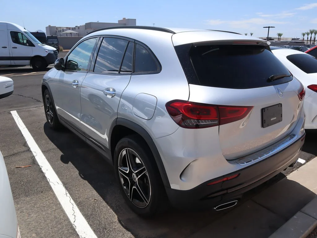 Used 2023 Silver Mercedes-Benz GLA 250 image 3