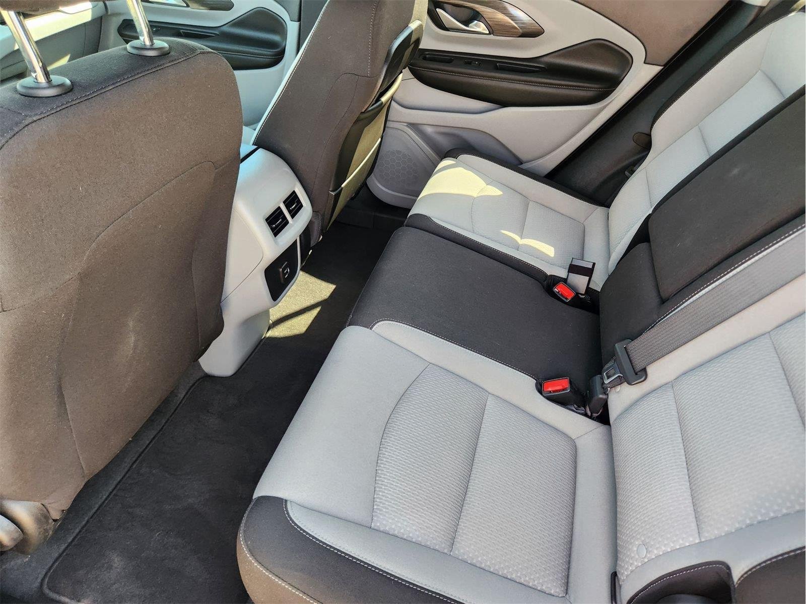 Certified Used 2024 Downpour Metallic GMC SLE image 28