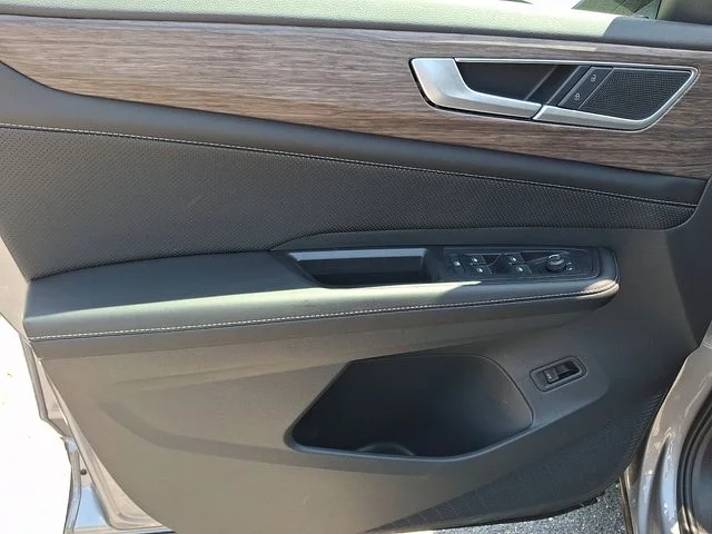 New 2026 Silver Volkswagen 2.0T SEL image 8