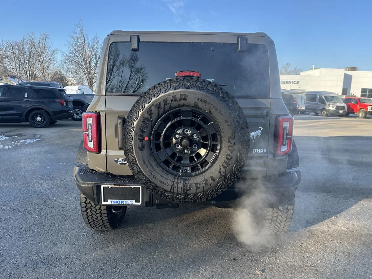 New 2026 Grey Ford Badlands image 6