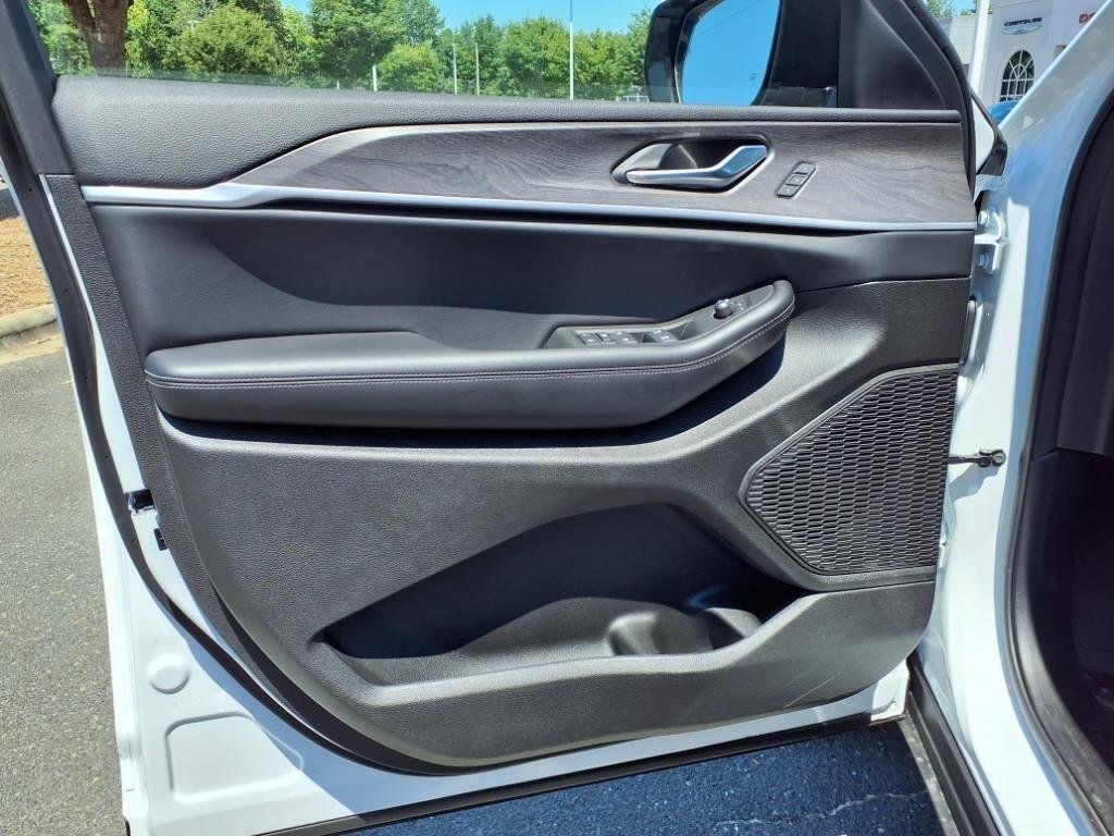 2025 Jeep Grand Cherokee L Limited - Photo 4