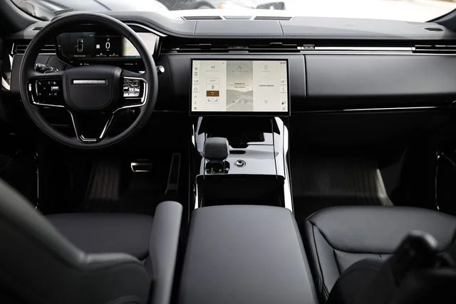 New 2026 Ostuni Pearl White Land Rover Dynamic SE image 37