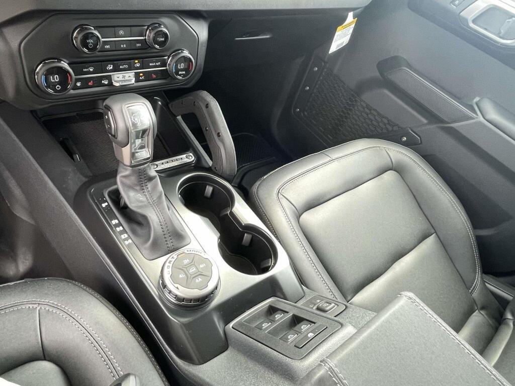 New 2025 Azure Gray Metallic Tri-Coat Ford Badlands image 27