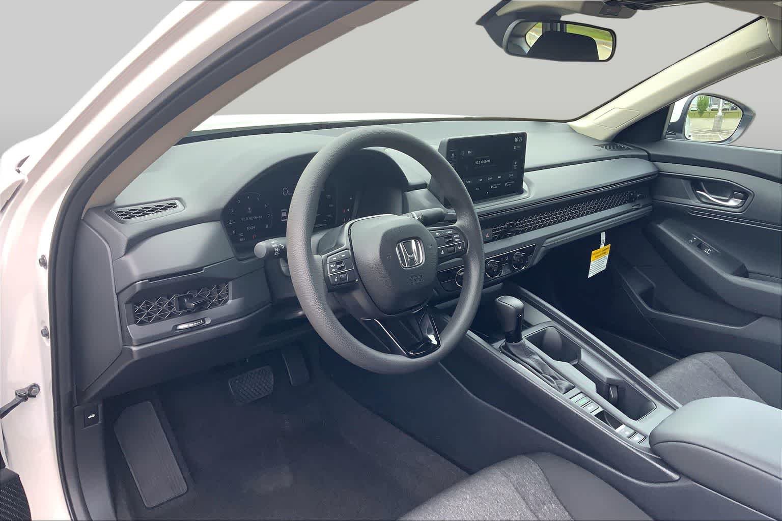New 2026 Platinum White Pearl Honda LX image 8