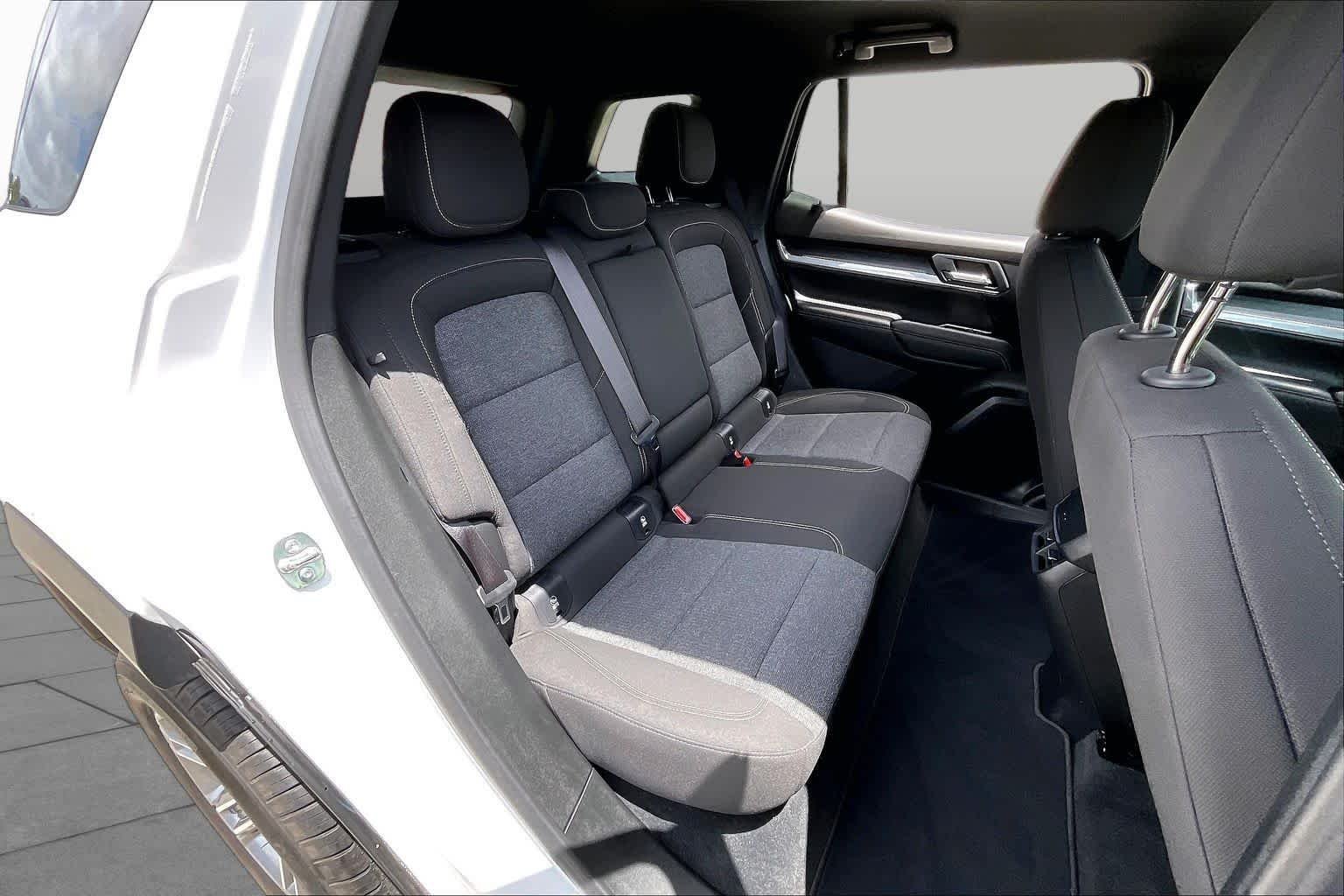 Used 2026 Summit White GMC FWD Elevation image 19