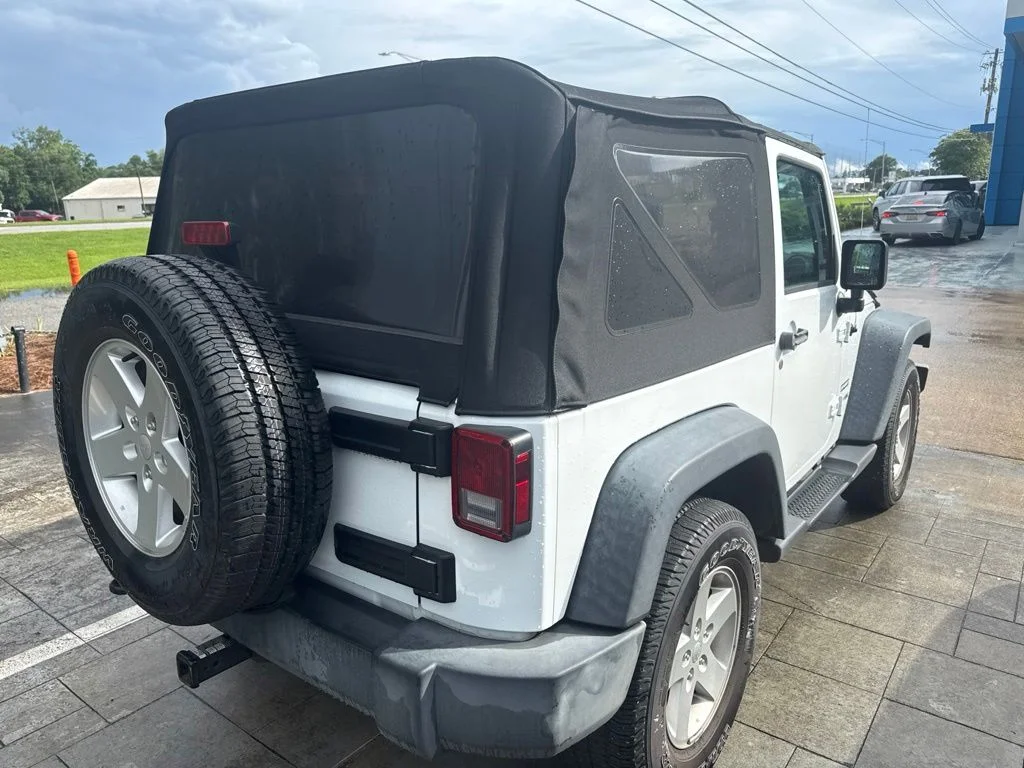 Used 2018 White Jeep Sport image 8