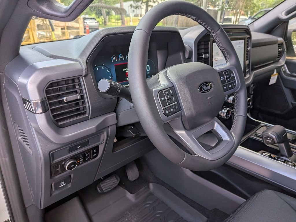 New 2026 Oxford White Ford XLT image 34
