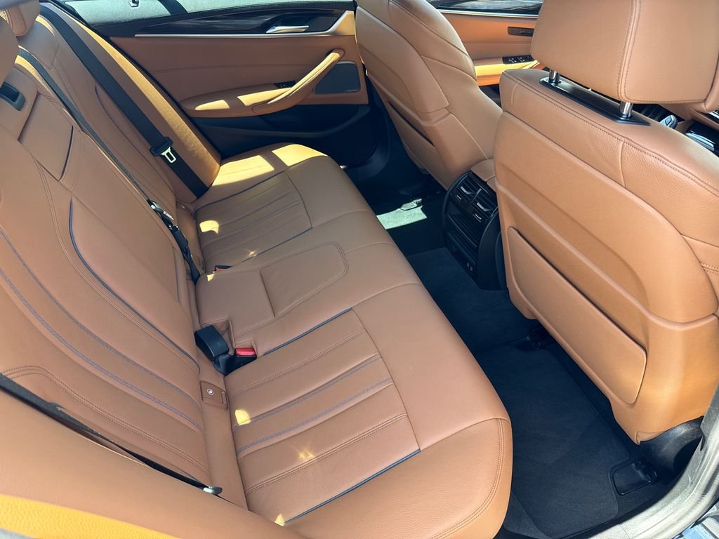 Used 2023 Black BMW M550i xDrive image 17