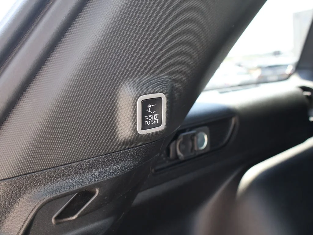 Used 2024 White Jeep Altitude image 15