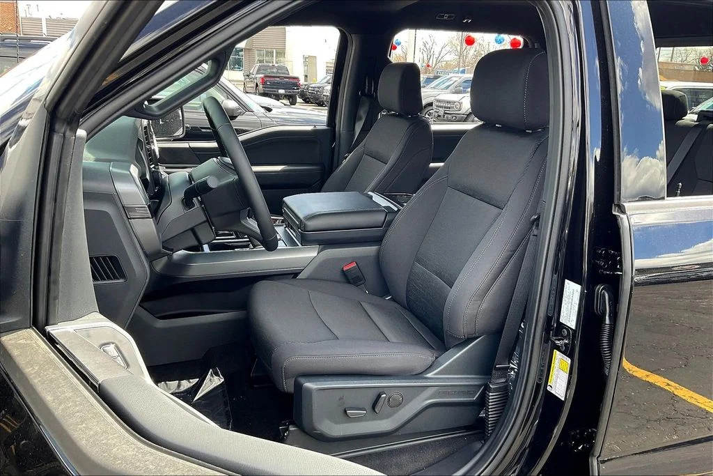 New 2026 Agate Black Metallic Ford XLT image 11
