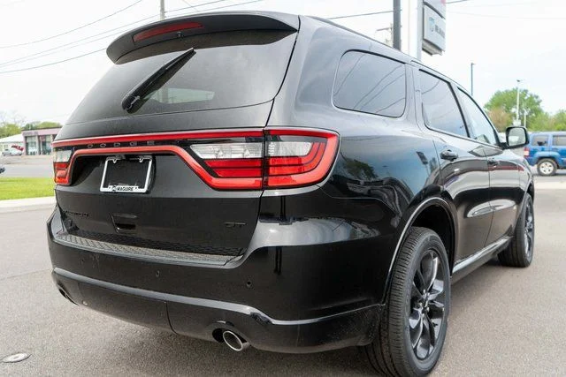 New 2026 Diamond Black Clear-Coat Exterior Paint Dodge GT image 5