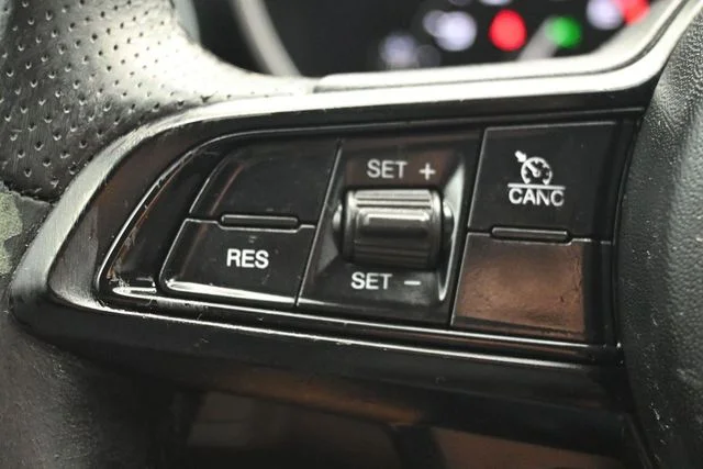 Used 2020 Blue Alfa Romeo Base image 23