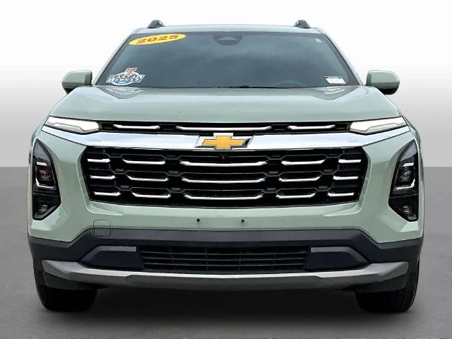 Used 2025 Green Chevrolet LT image 2