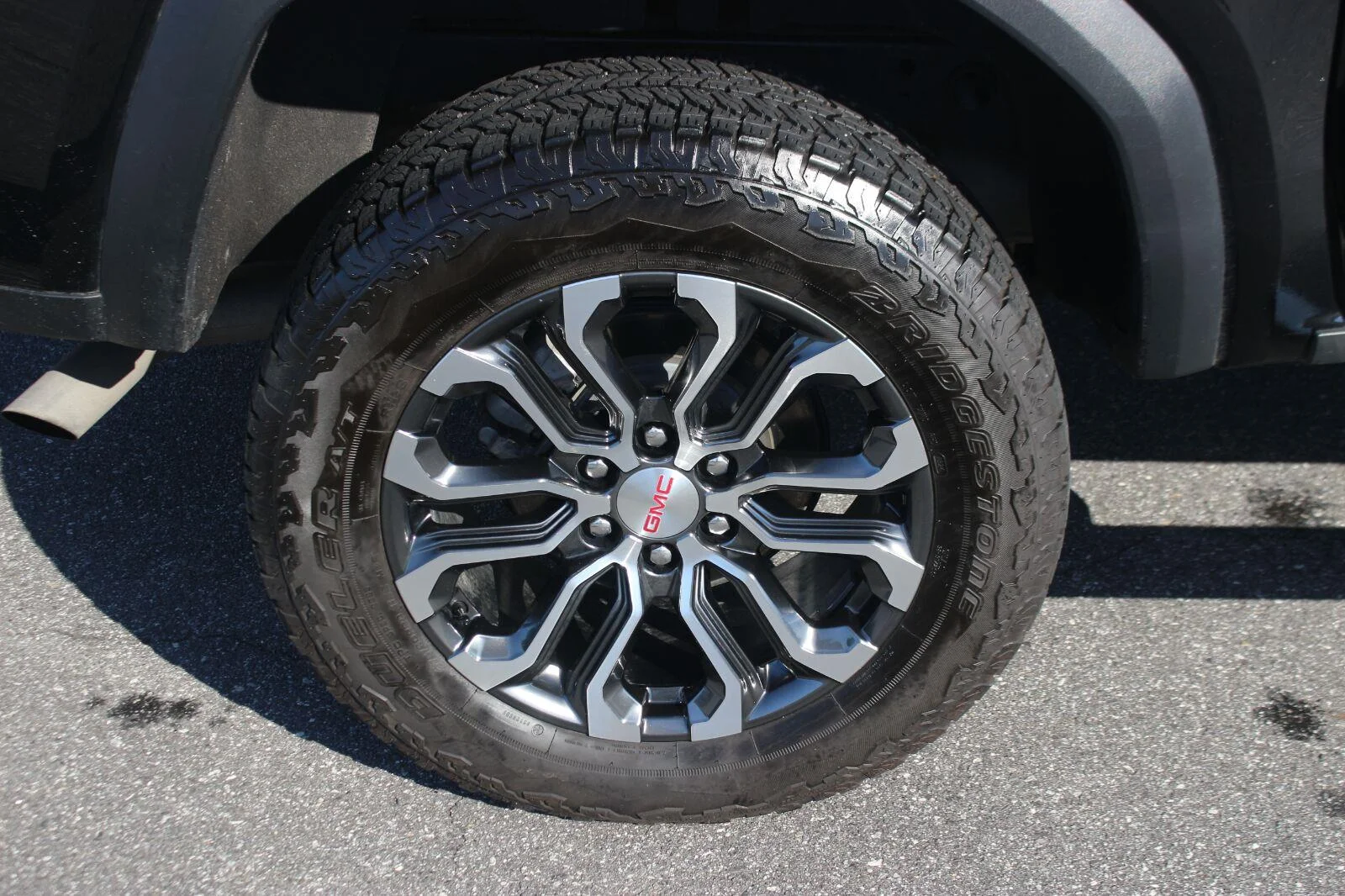 Used 2024 Onyx Black GMC Denali image 37