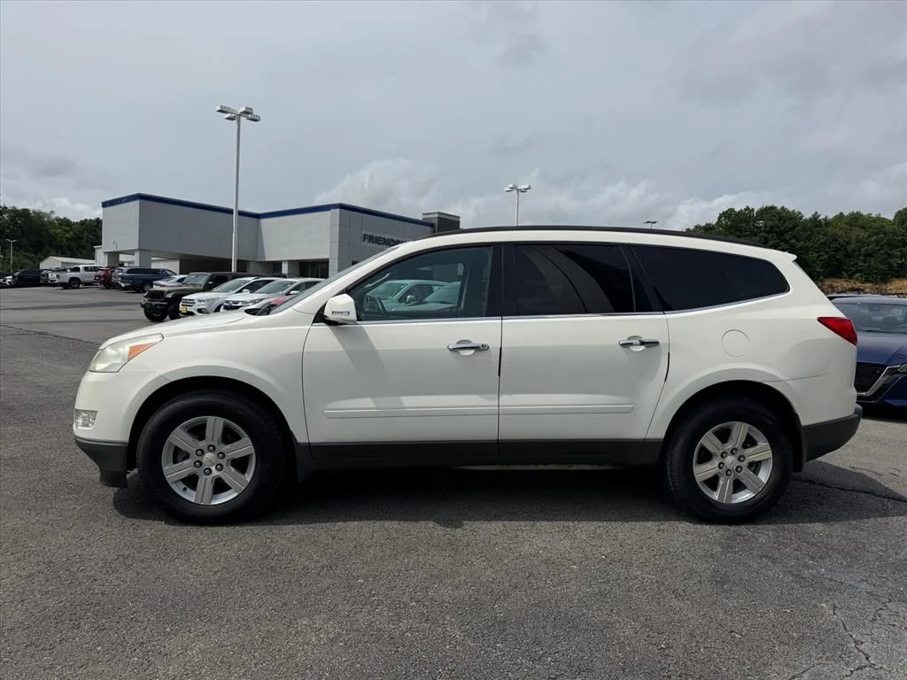 Used 2011 White Chevrolet LT image 3