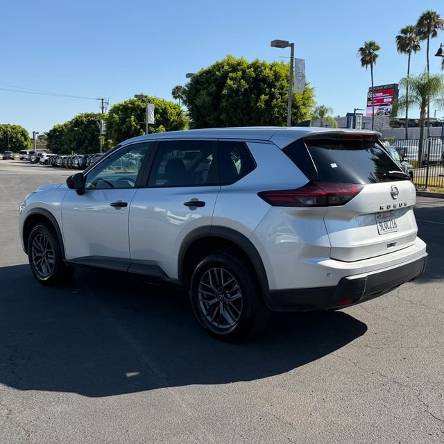 Used 2024 Silver Nissan S image 6