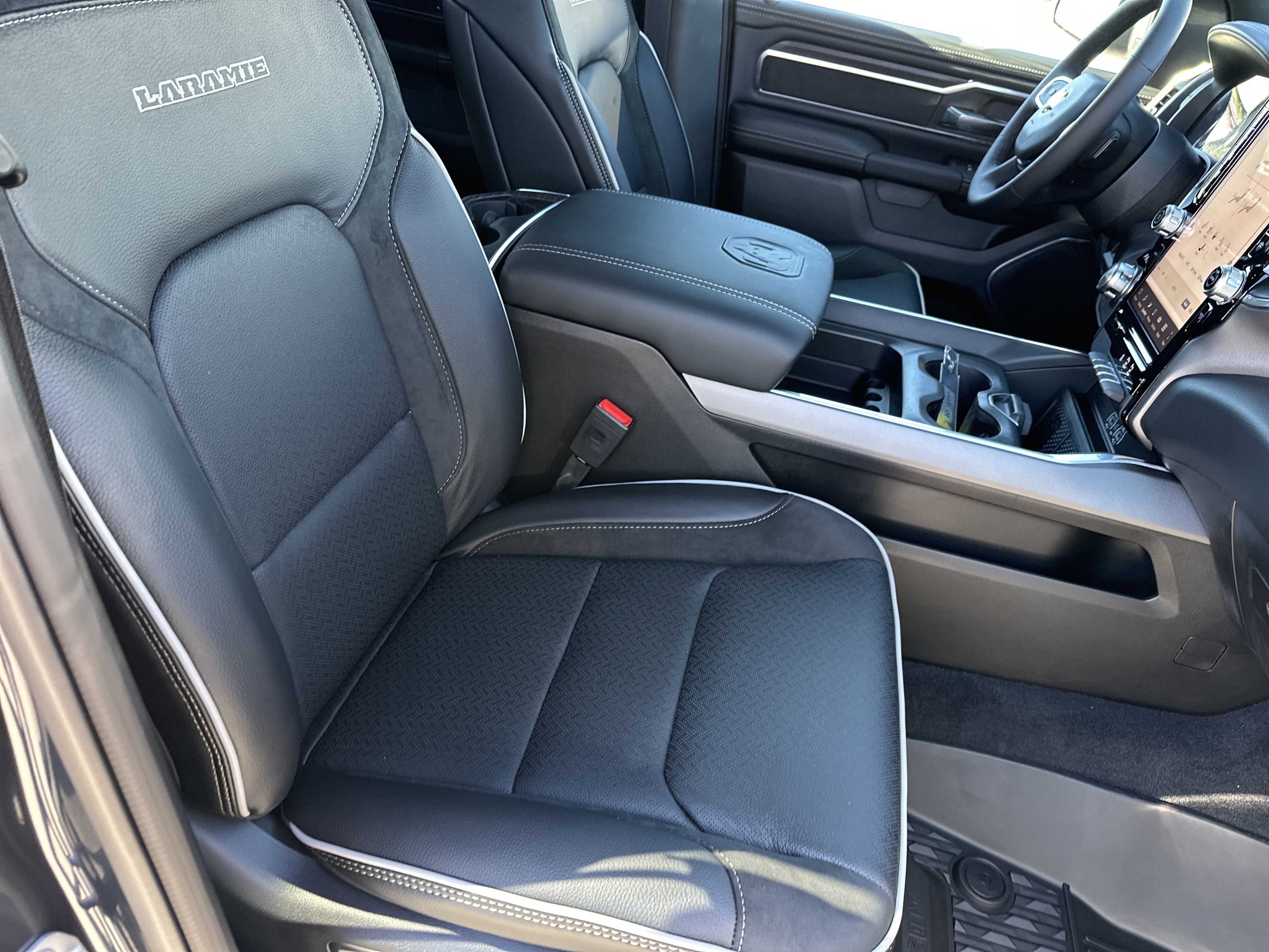 2026 RAM 1500 Laramie - Photo 14