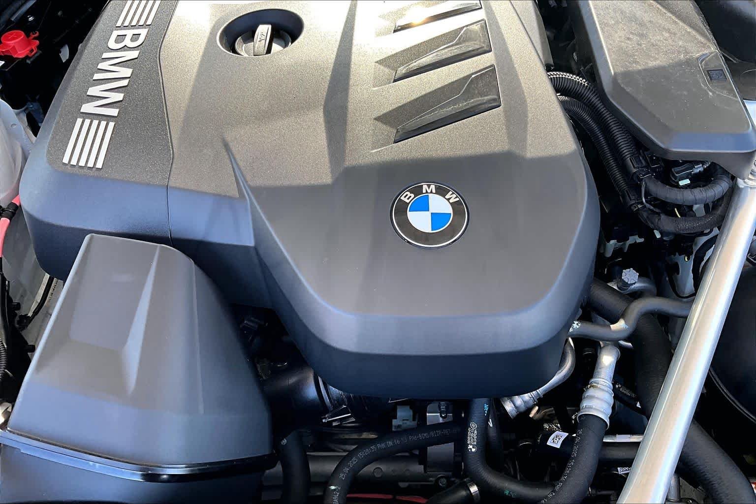 Used 2026 Alpine White BMW 530i image 31