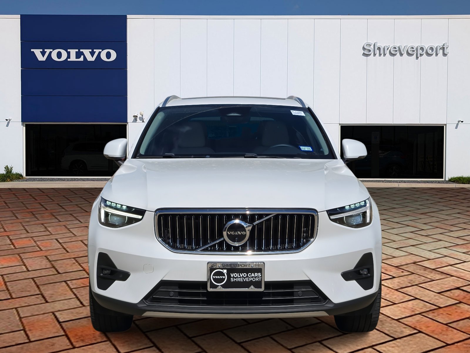 Used 2023 Crystal White Volvo Ultimate Bright Theme image 2
