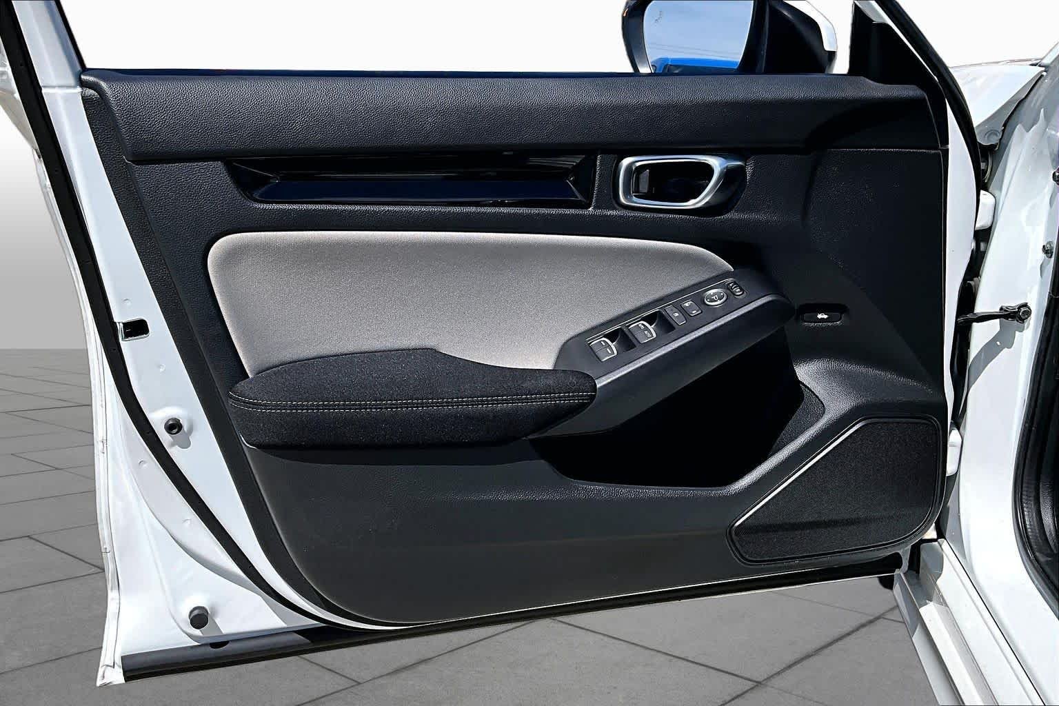 Used 2022 Platinum White Pearl Honda EX image 20