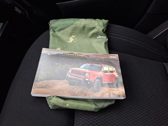 Used 2023 Black Jeep Altitude image 26