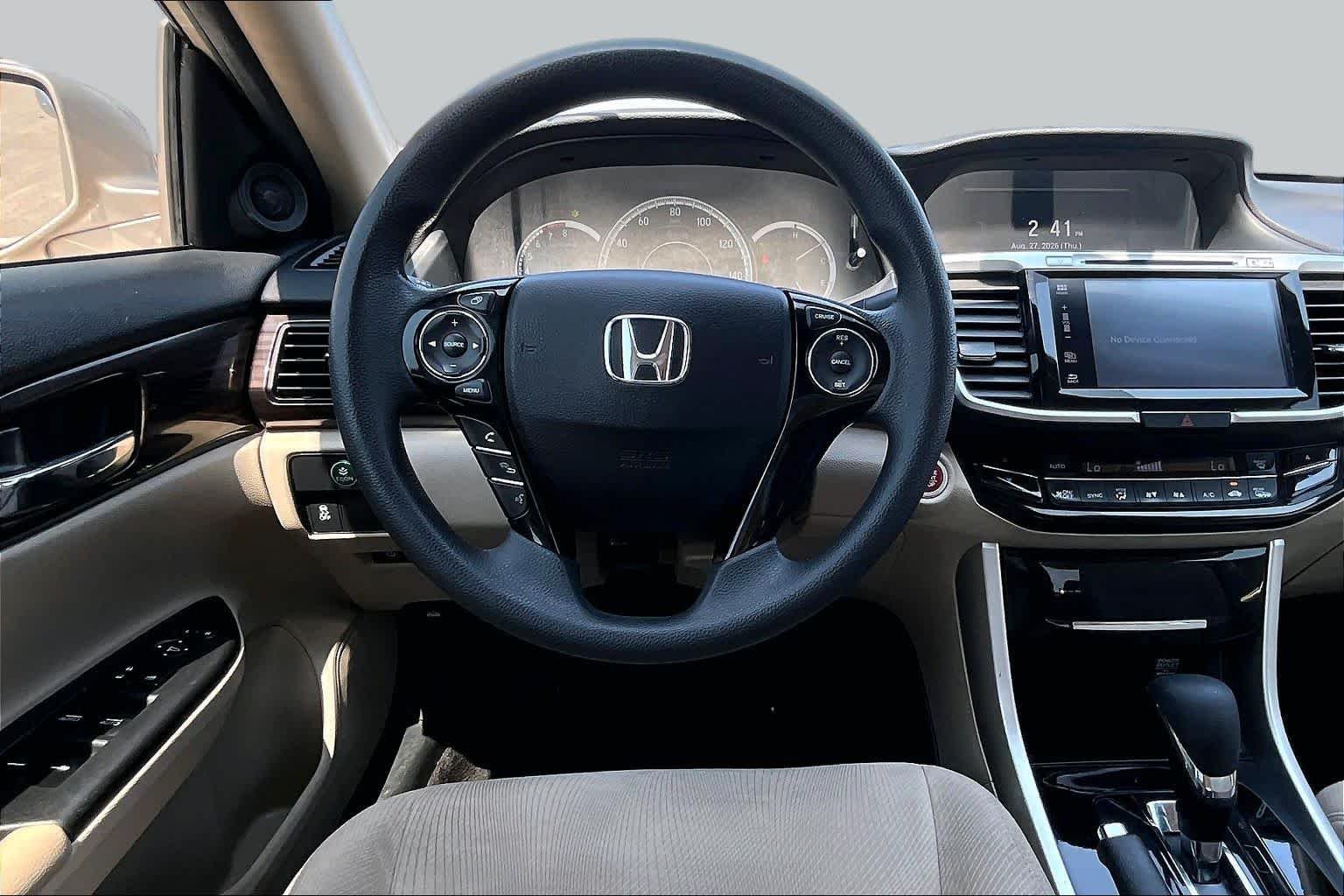 Used 2016 Champagne Frost Pearl Honda EX image 6