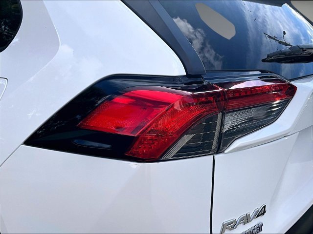 Used 2025 White Toyota XLE image 32