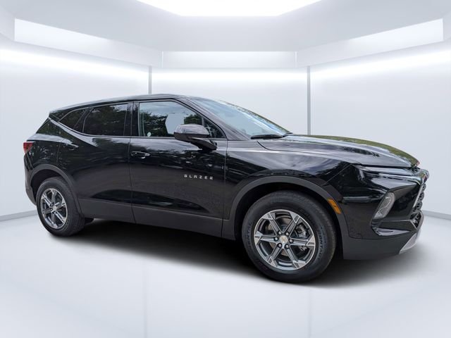 Used 2025 Black Chevrolet LT image 1