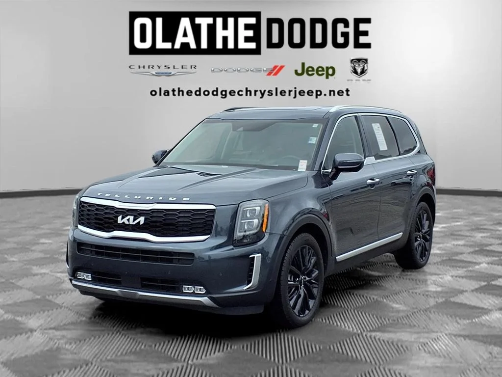 Used 2022 Gray Kia SX image 3