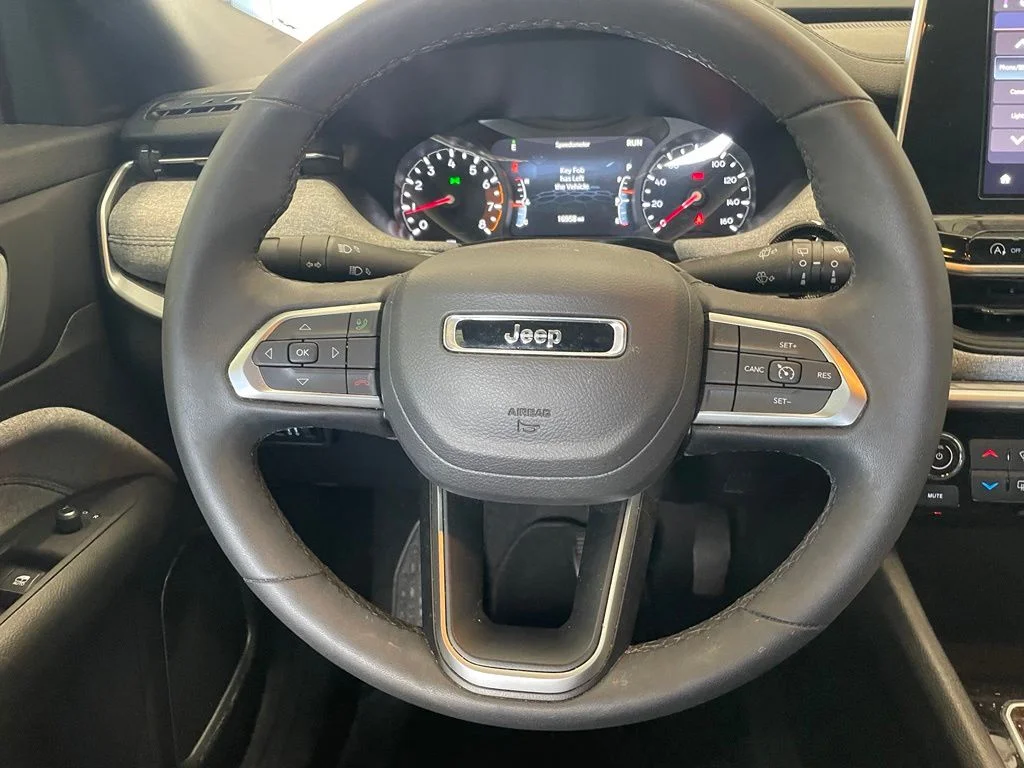 Used 2025 Black Jeep Latitude image 13